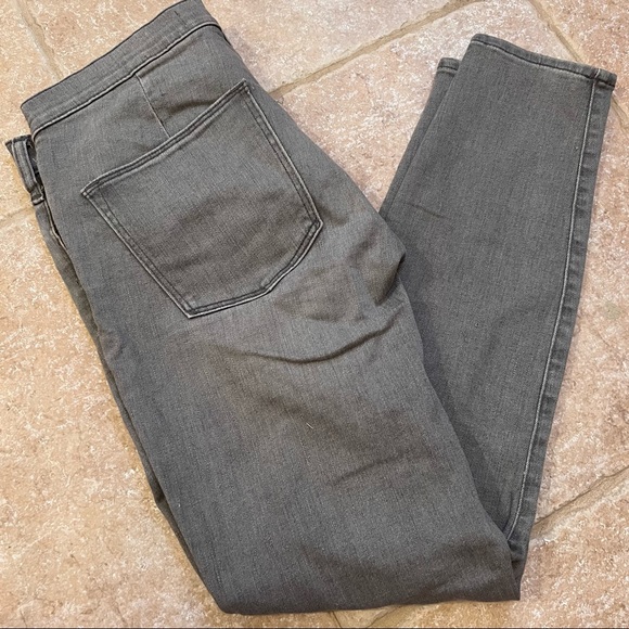 Gap True Skinny Ankle Jean in Grey. Zipper Detail Sz. 8 - Picture 5 of 10